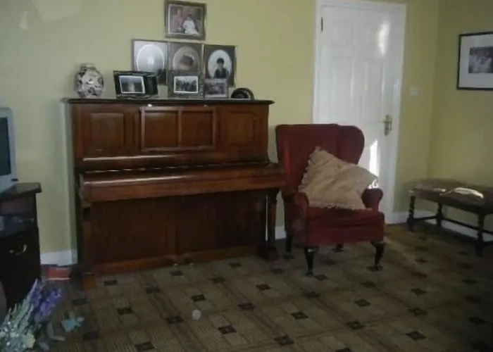 Brooklodge Bed & Breakfast