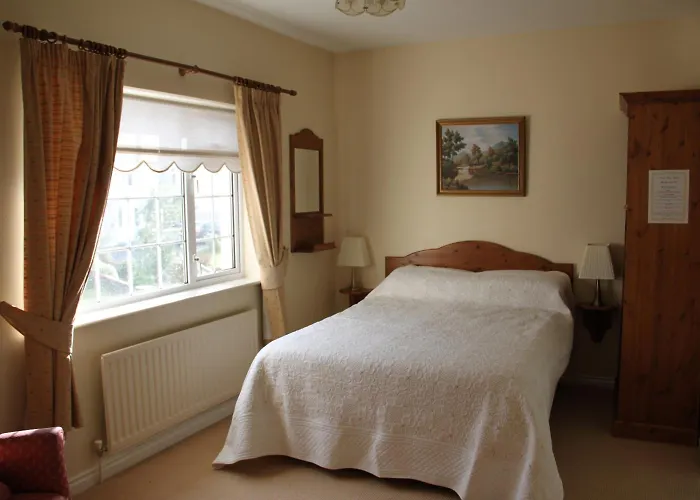Brooklodge Bed & Breakfast 4*