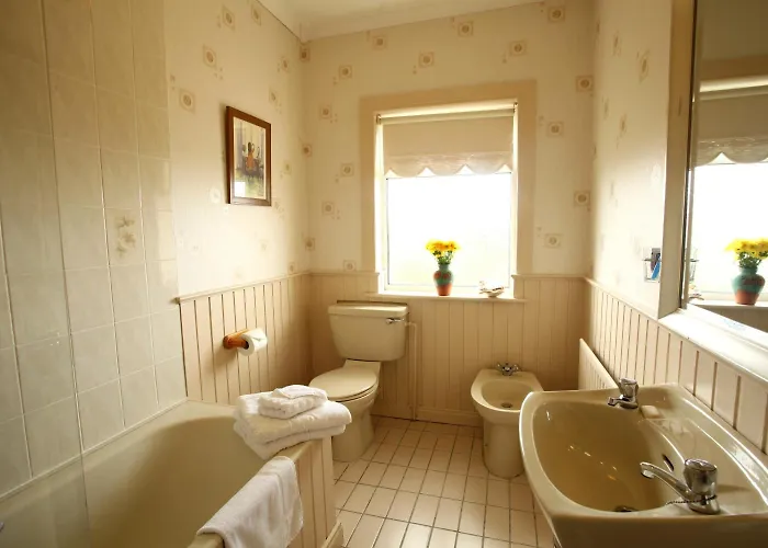 Brooklodge Bed & Breakfast 4*