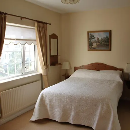 Brooklodge Bed and breakfast 4*